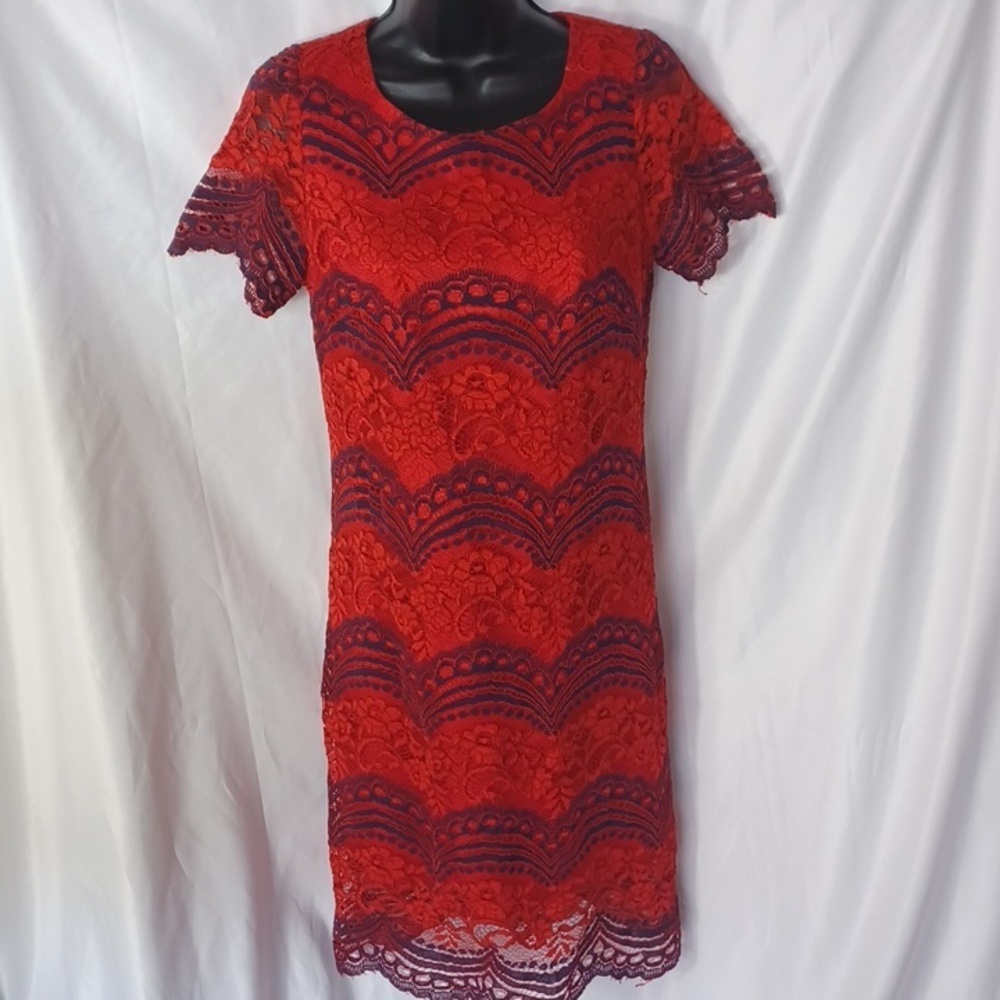 Devlin Red & Navy Lace knee length dress,  17" pit2pit,  15" flat waist, 35" lg